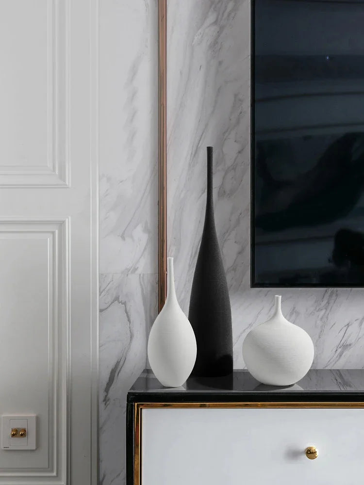 "Zen Minimalist Handmade Ceramic Vase – Black & White Artistic Decor - Nestelier